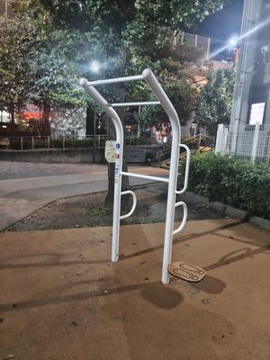 浜松町四丁目児童遊園のぶらぼー - 日都産業 (写真は問い合わせフォームでいただいたもの。2026.10.06)